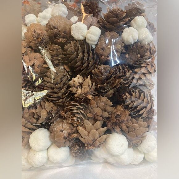 New! Mini Pinecones Christmas CRAFTS VASE BOWL FILLER Scatter HOME DECOR Winter - Picture 2 of 5